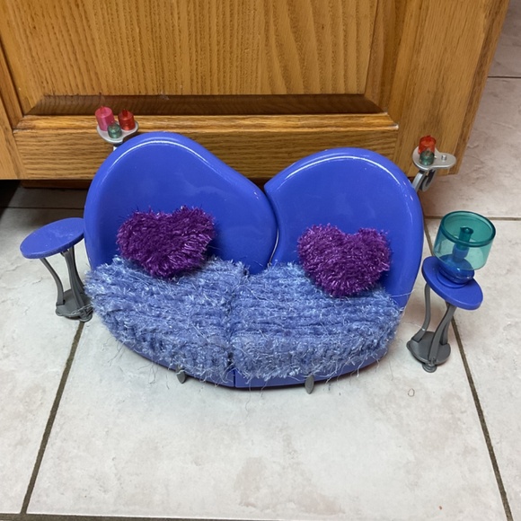 Bratz Funky Fashion Furniture Couch - Picture 2 of 7
